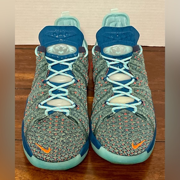 LeBron James Family Foundation x LeBron 18 GS 'We Are Family' Like New Sz 7 - Picture 3 of 12